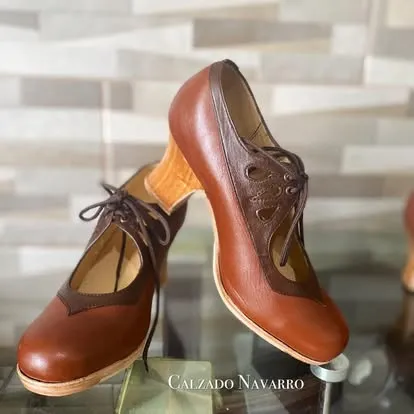 Caramelo, modelo artesanal de tacón de madera en piel